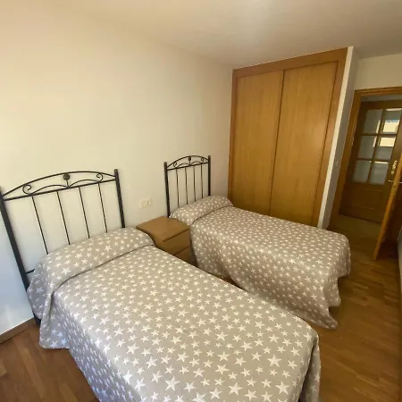 Apartamento Piso Centrico, Con Amplia Terraza, 3 *