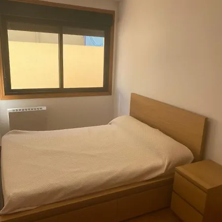 Apartamento Piso Centrico, Con Amplia Terraza, 3 Ribeira